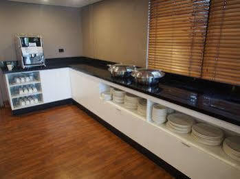 Ibis 4* Thornleigh