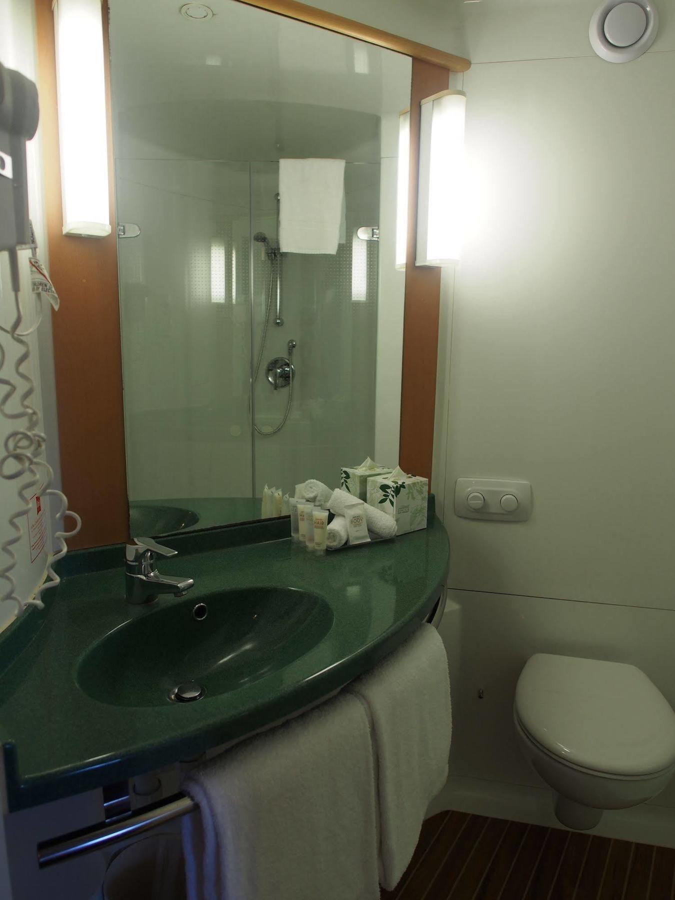 Ibis Thornleigh