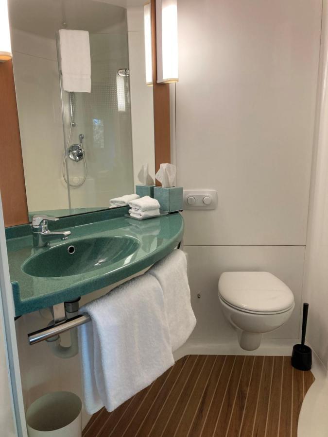 Ibis 4*